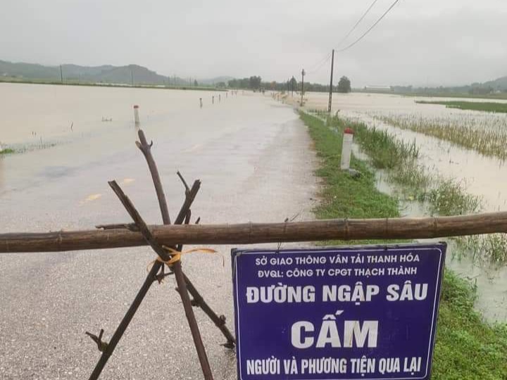 Thanh Hóa: Nhiều điạ phương bị ngập, nhiều tuyến đường bị chia cắt do mưa lớn-3