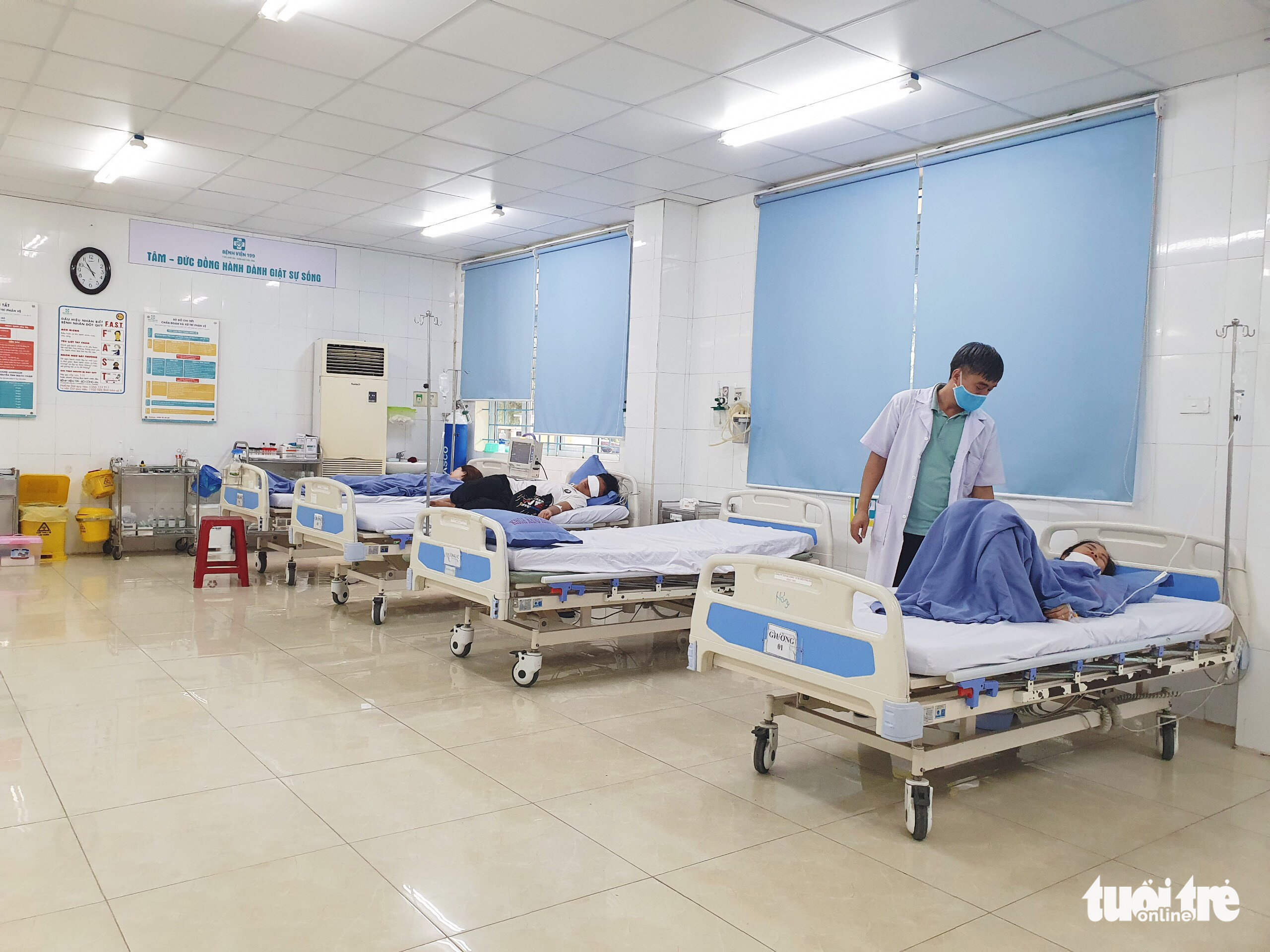Đoàn khách 100 người từ Hà Nội vào Đà Nẵng du lịch, 24 người vào viện do ngộ độc-1