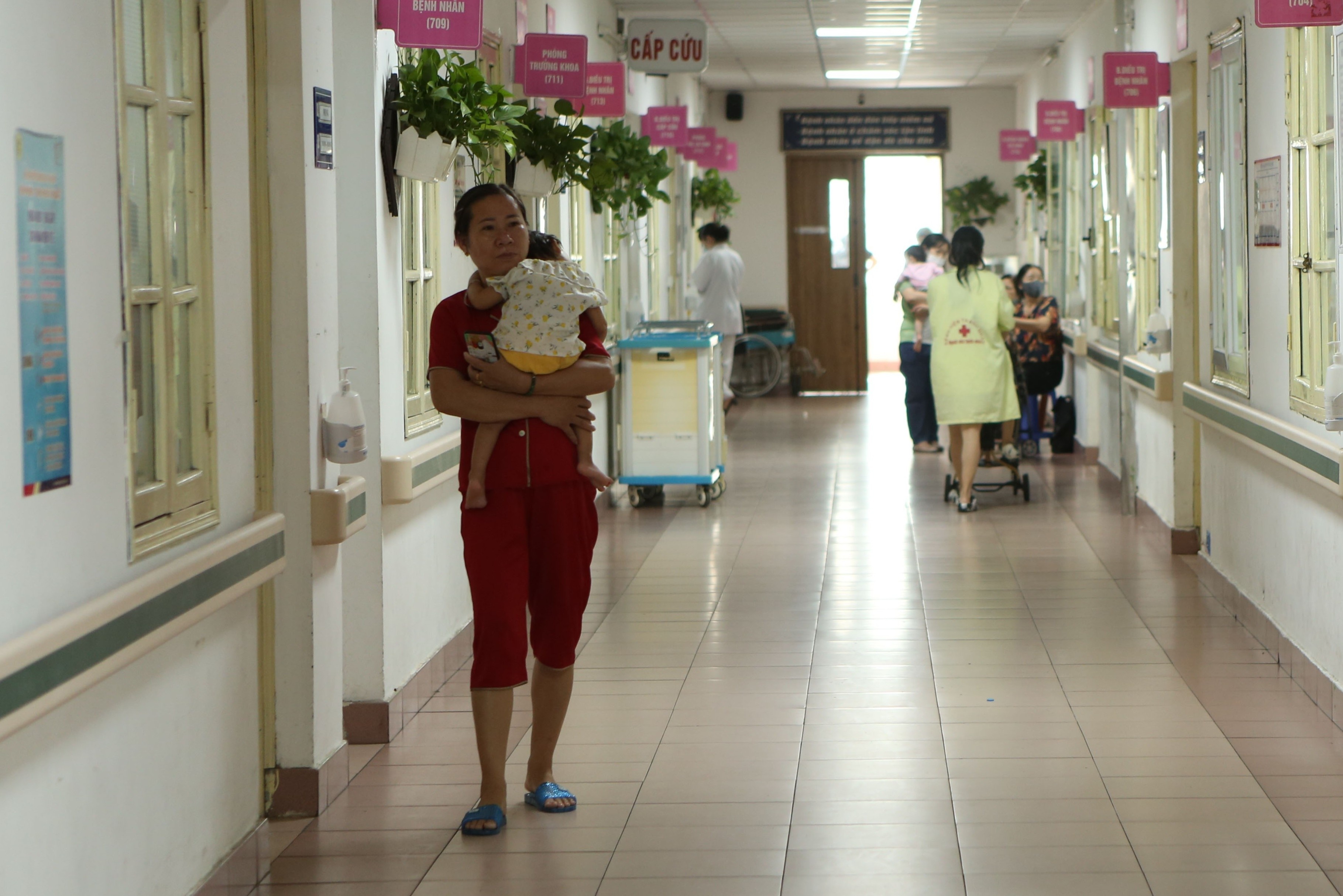Nhiều trẻ tại Hà Nội phải nhập viện do mắc bệnh hô hấp-2
