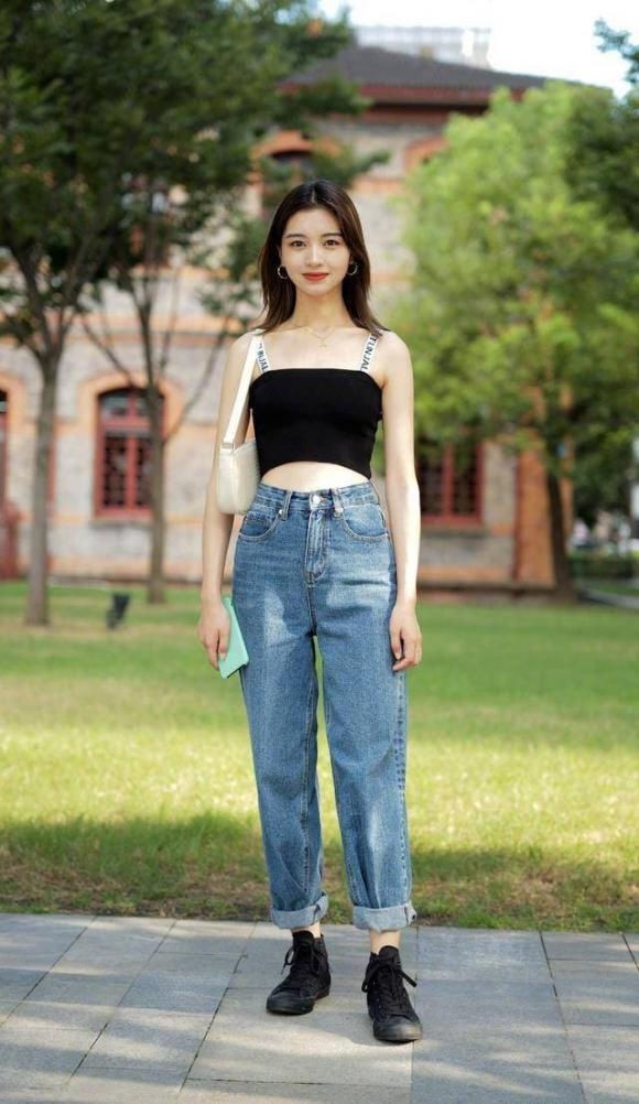 Mặc quần jeans vào mùa hè không khó, xem những người đẹp trong lĩnh vực thời trang hướng dẫn bạn mặc sao cho có khí chất nhất-3