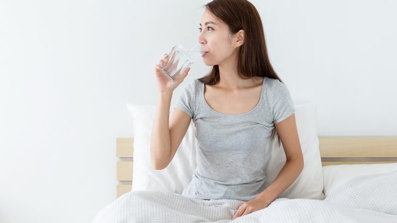 Uống nước trước khi ngủ có phải thói quen của bạn không? Liệu điều đơn giản này có thực sự mang lại hiệu quả giảm cân như lời đồn?-3