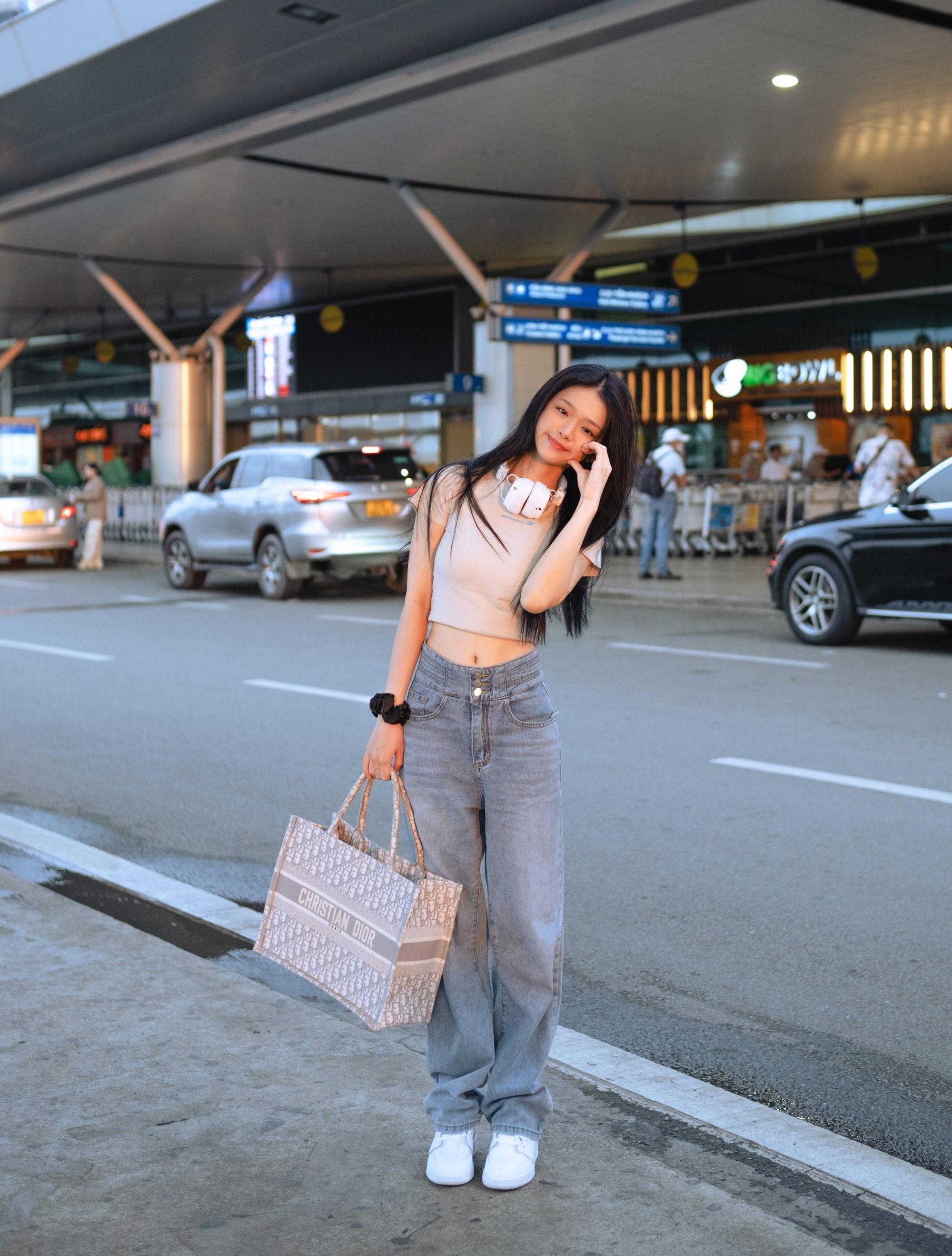 Cùng Châu Bùi, Linh Ka trở thành gương mặt trẻ Việt hiếm hoi tham dự New York Fashion Week-3