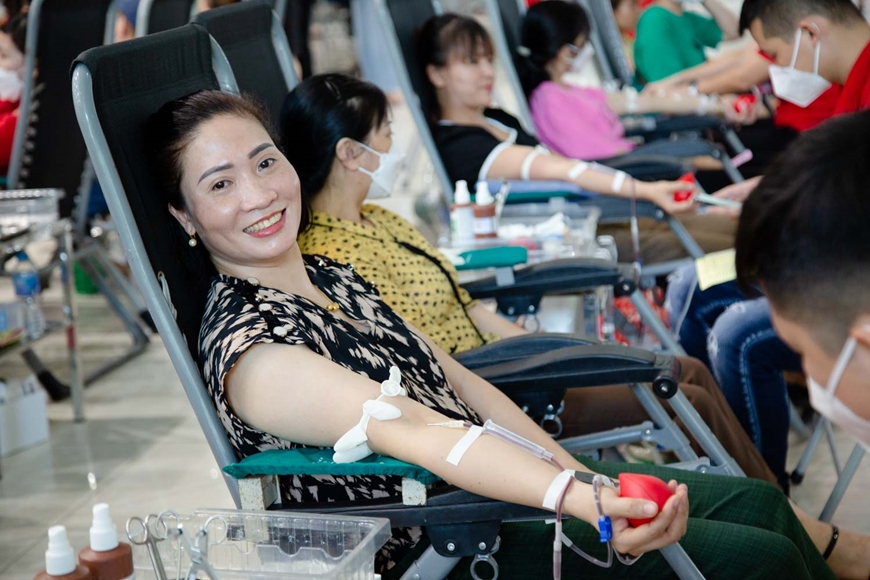 Vĩnh Phúc: Hơn 2.000 người dân tham dự Ngày hội hiến máu Hành trình Đỏ 2022-5