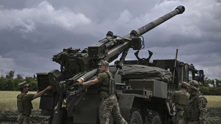 Phương Tây dồn dập viện trợ vũ khí, tiếp đà tiến công của Ukraine-2