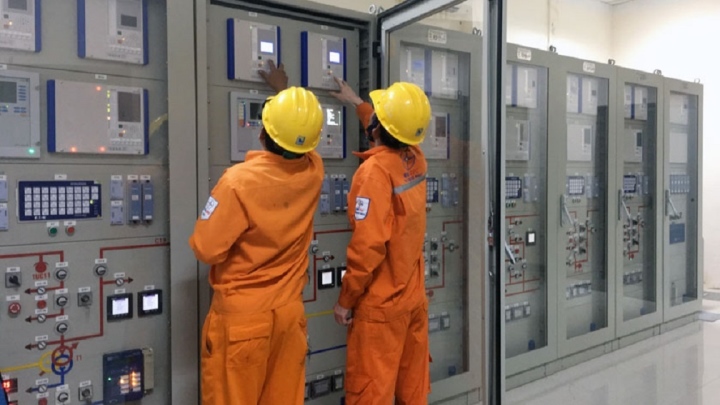 PC Quảng Ngãi: Hoàn thành cấp điện cho 100% khách hàng sau bão số 4-1