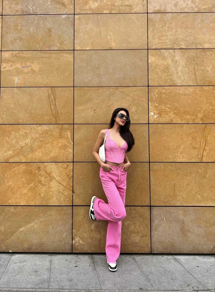 Kim Duyên nổi bần bật tại Miss Supranational nhờ chọn toàn outfit tông màu nổi-8