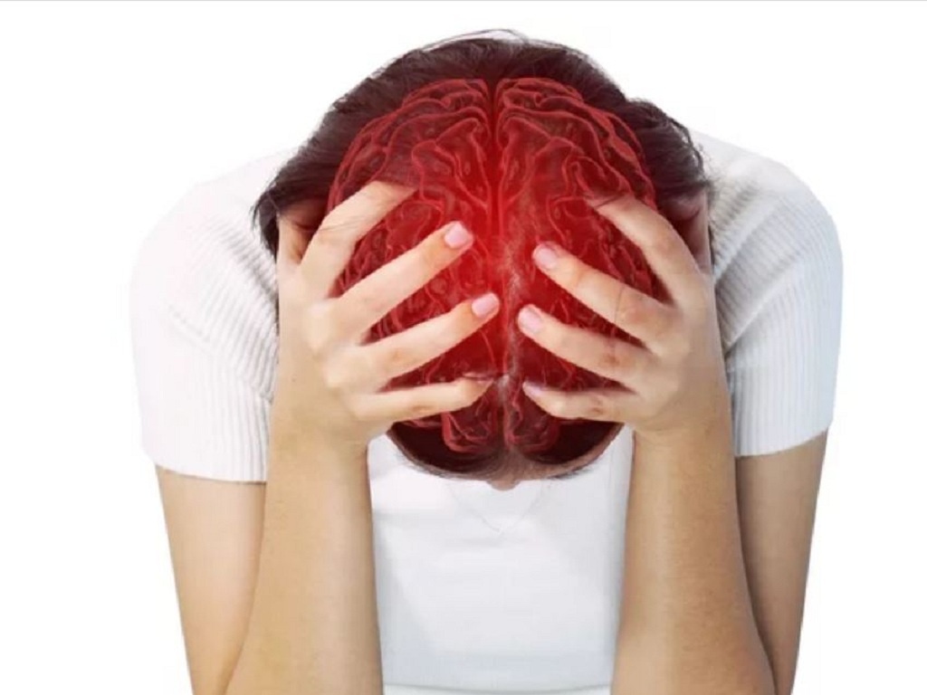 Làm sao phân biệt cơn đau nửa đầu và phình mạch não?-1