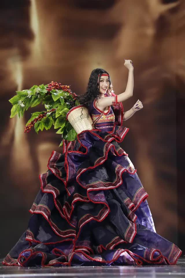 Những bộ trang phục văn hóa dân tộc ấn tượng tại Miss Grand Vietnam 2022-17