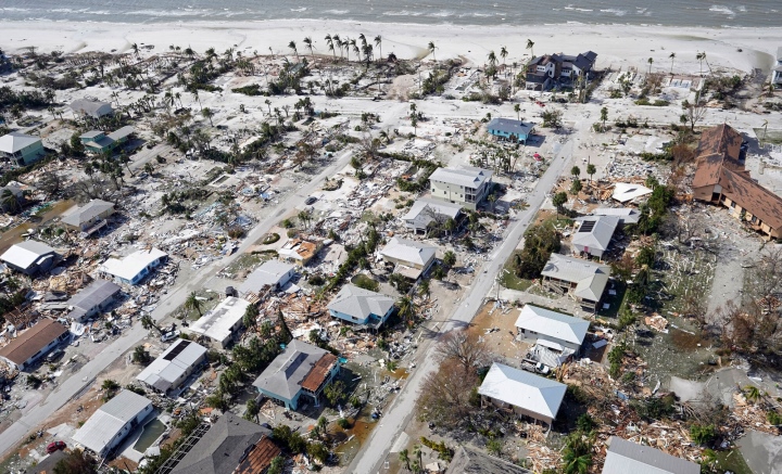 Ảnh: Florida tan hoang trước siêu bão Ian-2