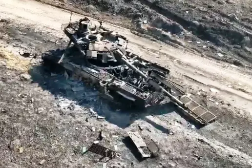 Nghi vấn siêu tăng "sát thủ chiến trường" T-90M của Nga bị bắn hạ ở Kharkov-cover-img