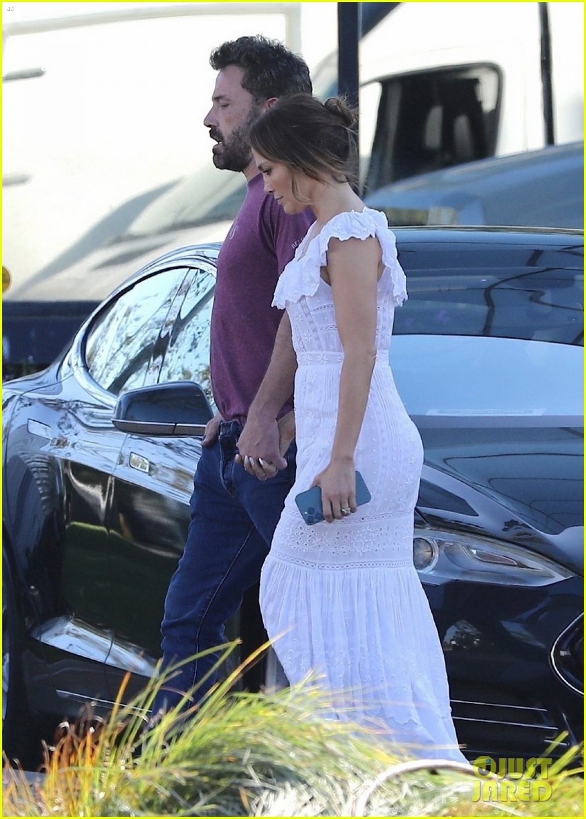 Jennifer Lopez lên đồ điệu đà, tình cảm nắm tay bạn trai trên phim trường-1