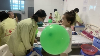 Hà Nội: Tăng bất thường trẻ mắc bệnh đường hô hấp, bác sỹ quá tải-3