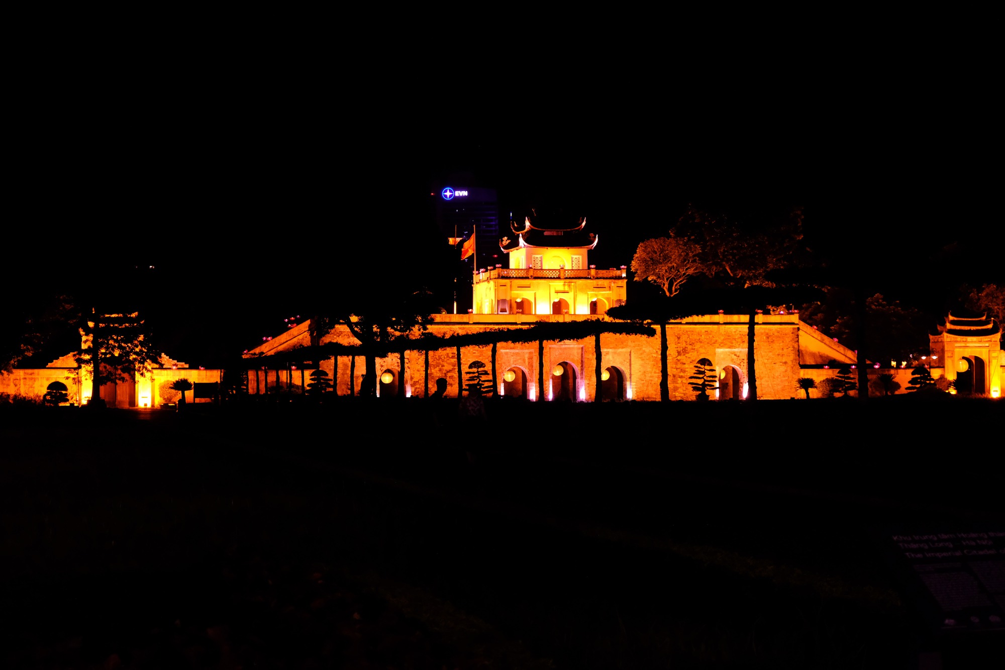 Trải nghiệm tour đêm tại Hoàng Thành Thăng Long và hành trình 
