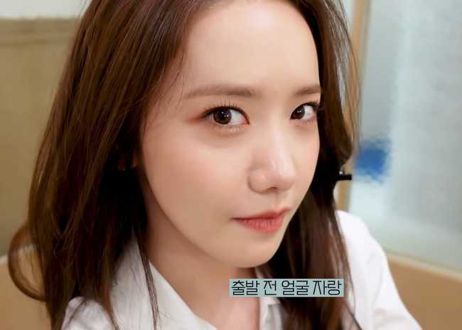 Làn da tuổi 30+ láng mịn, không tỳ vết của Yoona nhờ cả vào bước làm sạch và dưỡng ẩm mỗi ngày-5