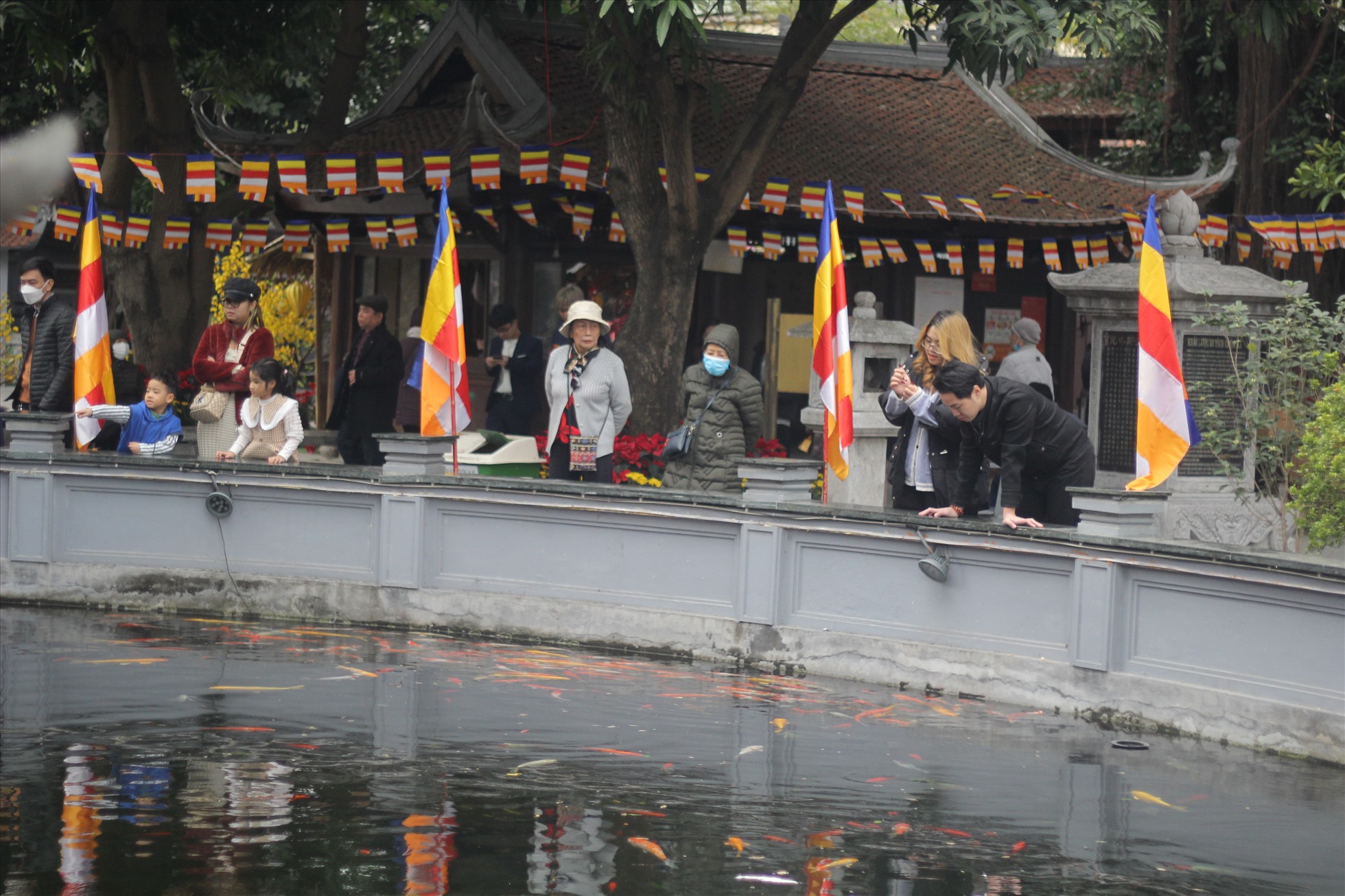 Hà Nội: Nô nức cầu duyên tại chùa Hà mùng 3 Tết-7