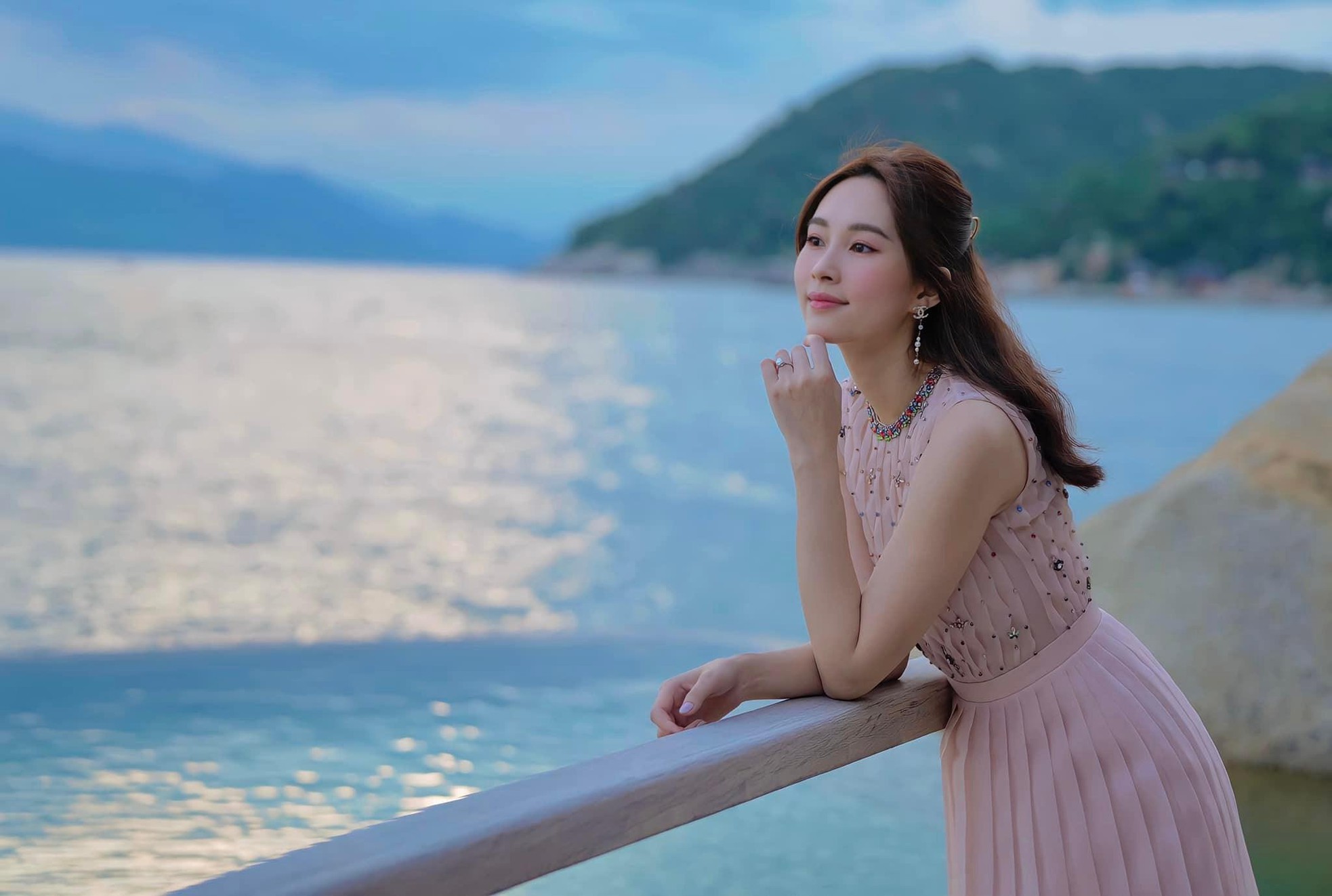 Loạt ảnh đời thường của Hoa hậu Đặng Thu Thảo khiến fan mê mệt-1