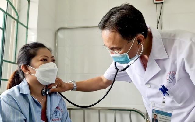 Bệnh viện Nội tiết Nghệ An điều trị hiệu quả bệnh lồi mắt sau Basedow-2