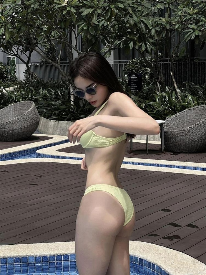 Kỳ Duyên diện bikini khoe body cực 'khét', dân tình xuýt xoa: 'Bức hình tỏa ra sức nóng!'-5