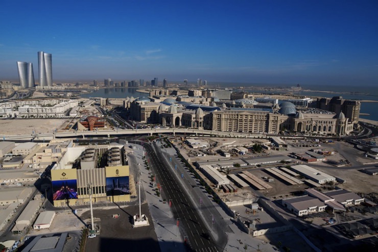 Cảnh tượng khác lạ ở thành phố Qatar xây dựng riêng phục vụ chung kết World Cup-3