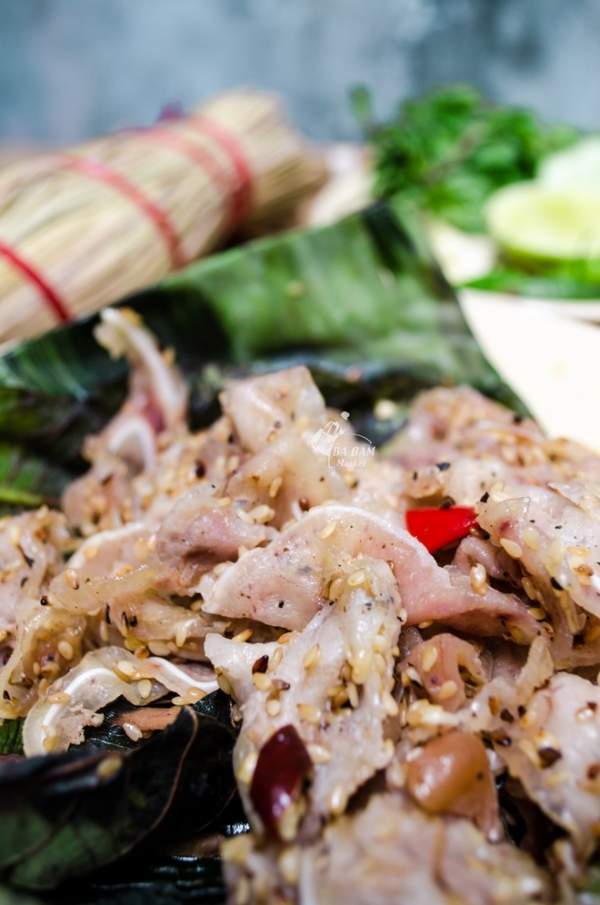 Món ăn miền Trung có tên gọi lạ, gói trong rơm khô “hút” khách sành ăn-2