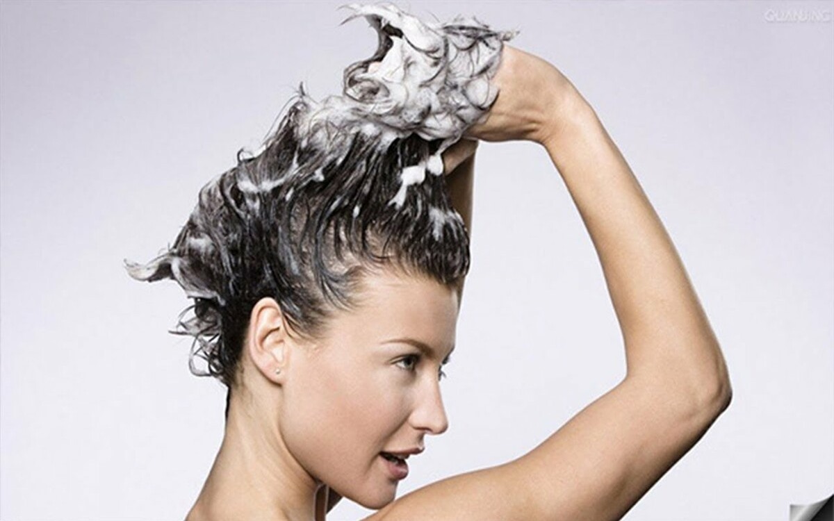 5 thói quen tai hại gây rụng tóc, hói đầu-1
