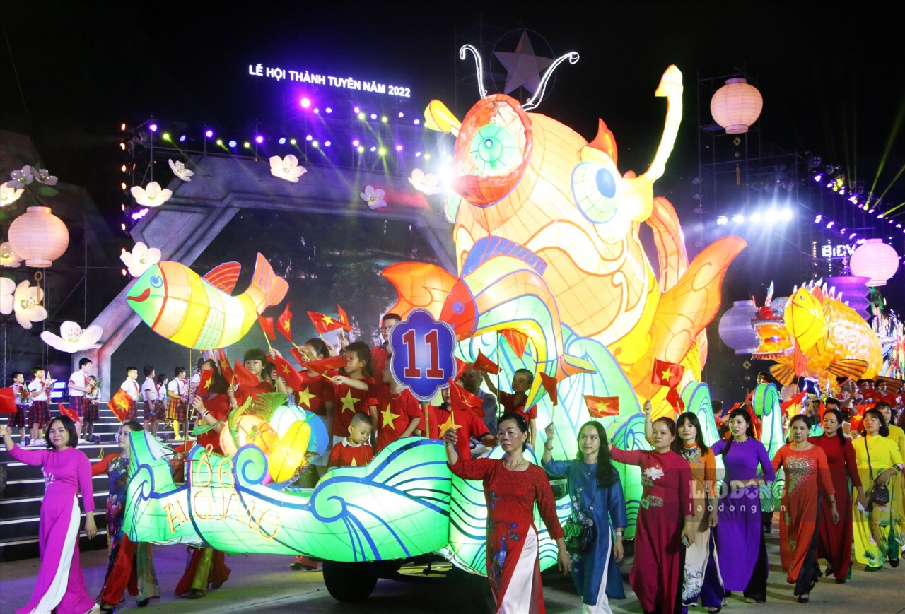 Lễ hội Thành Tuyên: Mãn nhãn với dàn đèn lồng trung thu khổng lồ rực rỡ-2