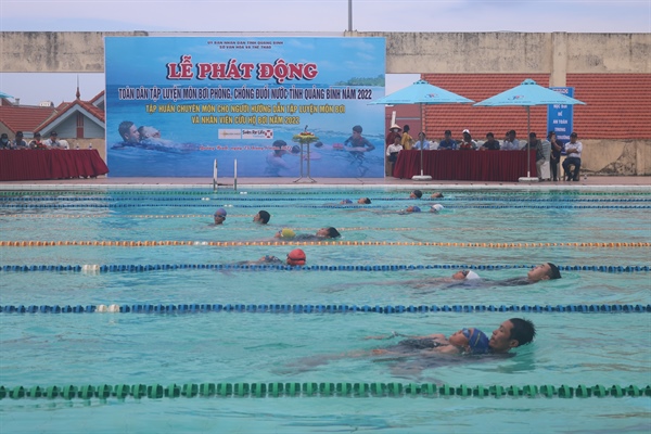 Quảng Bình phát động toàn dân tập luyện môn bơi-1