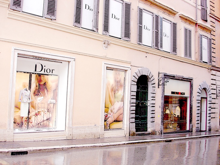 Dior kiện Valentino vì "tụ tập"cản trở kinh doanh, đòi bồi thường hơn 2 tỷ đồng!-8