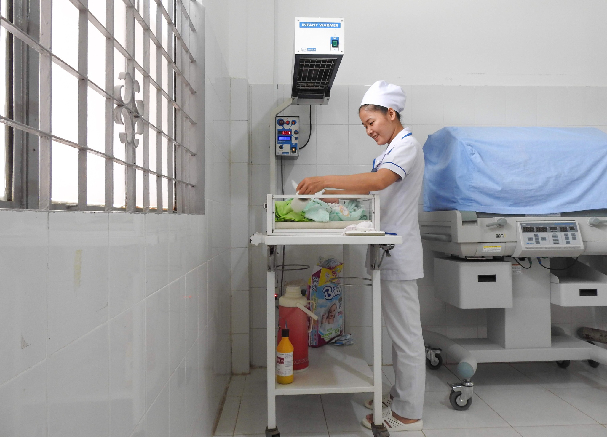 Tây Ninh: Tăng cường trang thiết bị y tế từ tỉnh đến xã để giảm quá tải-4