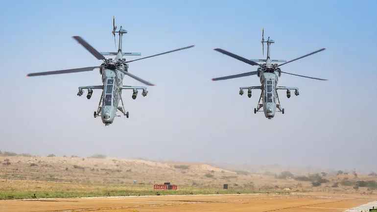 Cận cảnh siêu trực thăng tấn công "nhà trồng được" của Ấn Độ-7