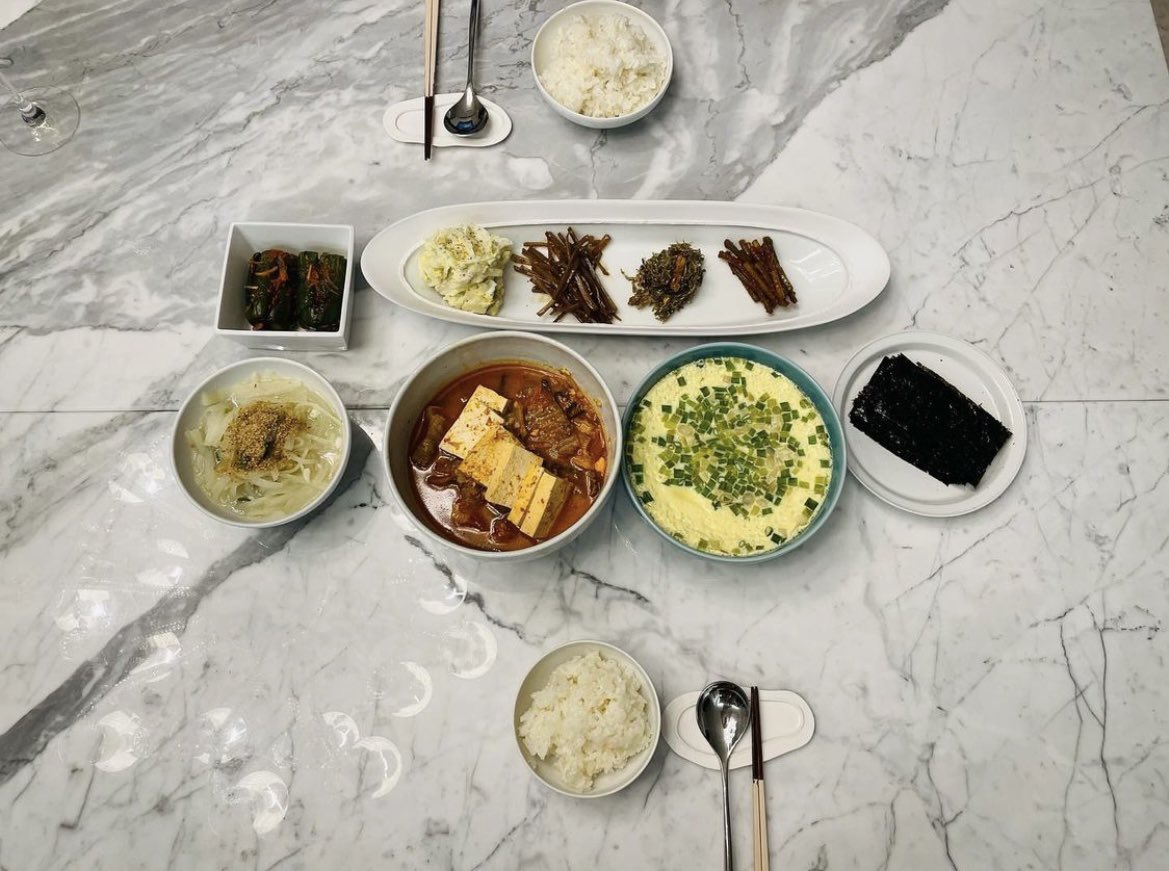 Điểm mặt những món ngon mà Son Ye Jin khoe tài nấu nướng-2