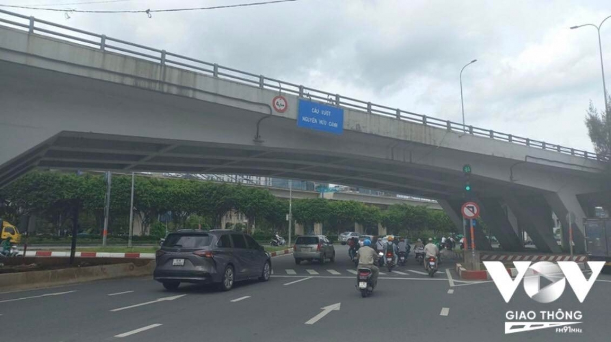 4 bó cáp dự ứng lực bị đứt, tổ chức lại giao thông cầu vượt Nguyễn Hữu Cảnh-1