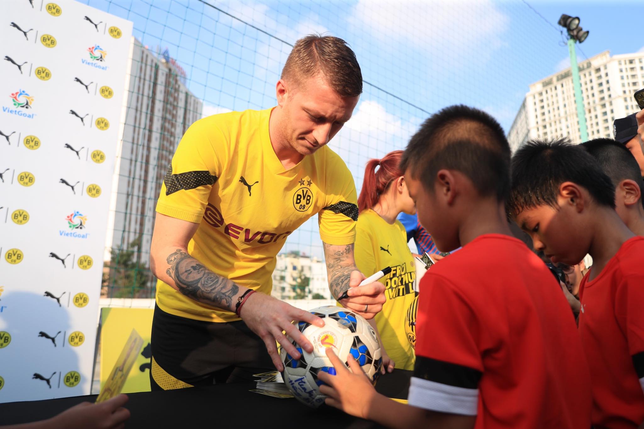 Cầu thủ nhí Việt Nam ‘đánh bại’ các ngôi sao của Borussia Dortmund-4