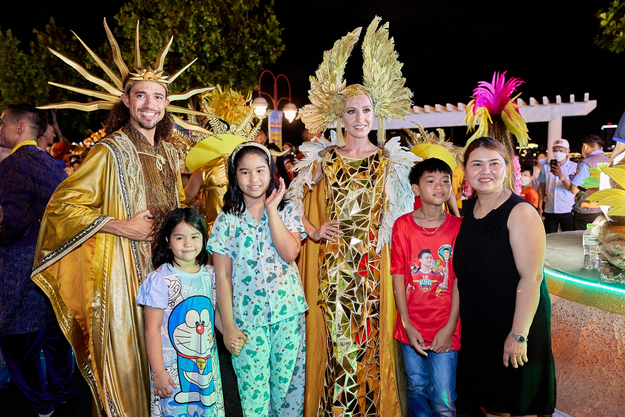 Đà Nẵng rực rỡ sắc màu với đêm lễ hội Carnival đường phố-11