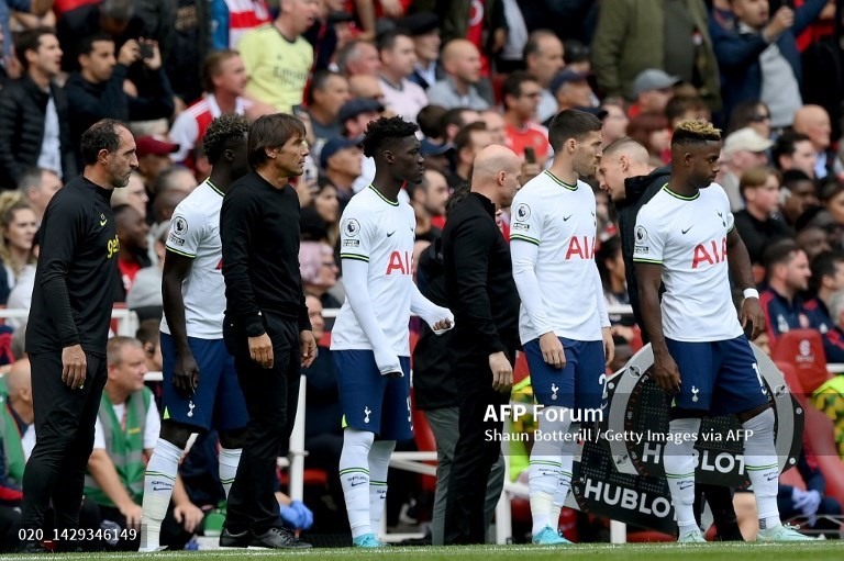 Thắng Tottenham, Arsenal chắc ngôi đầu sau vòng 9 Premier League-6