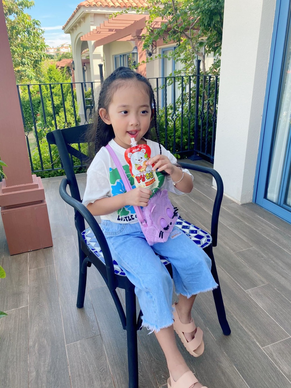 Con gái 4 tuổi của Khánh Thi - Phan Hiển ngày càng điệu đà-7
