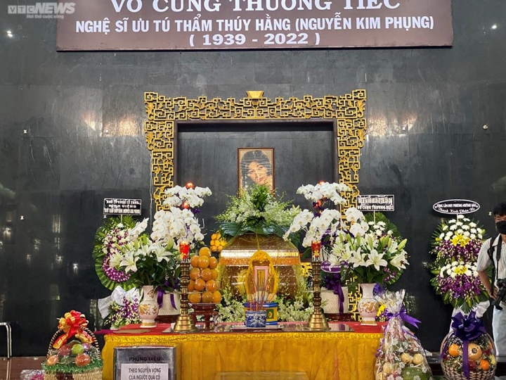 Bốn con trai về đầy đủ trong tang lễ minh tinh Thẩm Thuý Hằng-5