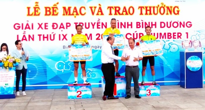 Kết thúc giải xe đạp truyền hình Bình Dương: Thanh niên Hóc Môn giành áo vàng chung cuộc-7