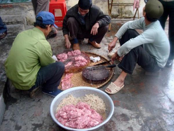 Kỳ lạ ngôi làng ăn thịt sống “độc nhất vô nhị” ở Việt Nam-1