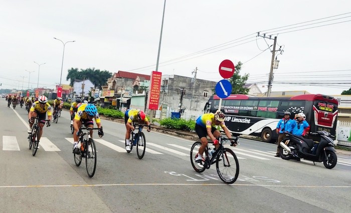 Kết thúc giải xe đạp truyền hình Bình Dương: Thanh niên Hóc Môn giành áo vàng chung cuộc-3