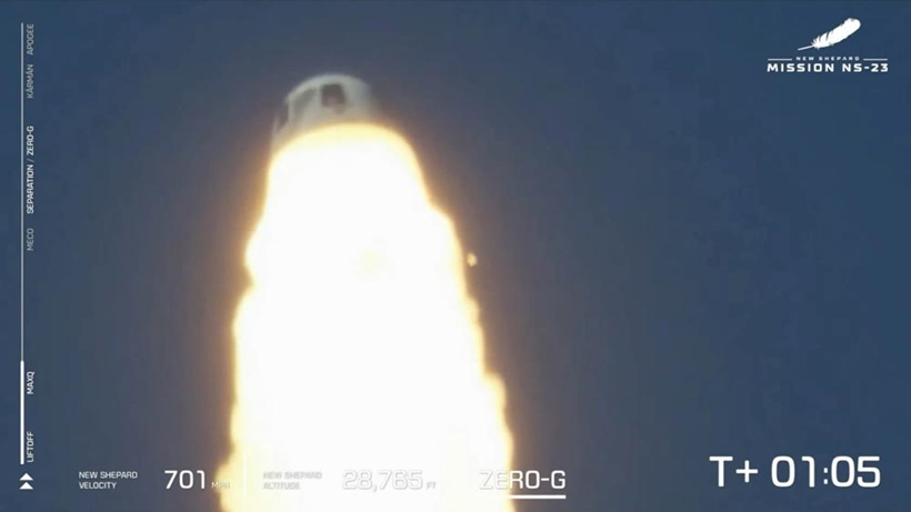 Tên lửa đẩy của tỉ phú Jeff Bezos bốc cháy sau khi cất cánh-3