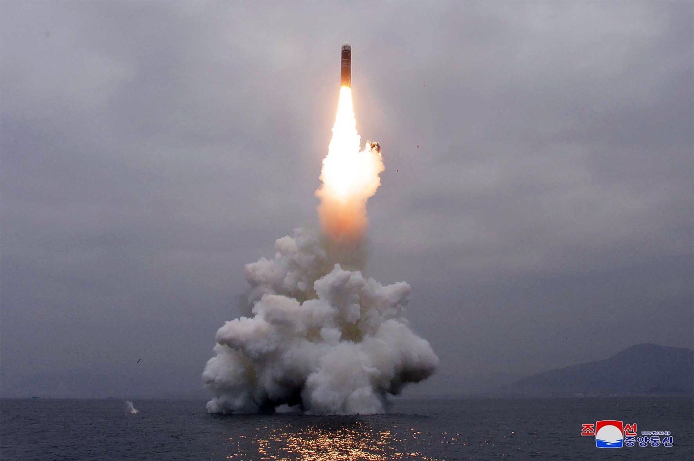 Triều Tiên có thể sắp ra mắt tàu ngầm mang tên lửa đạn đạo mới-2