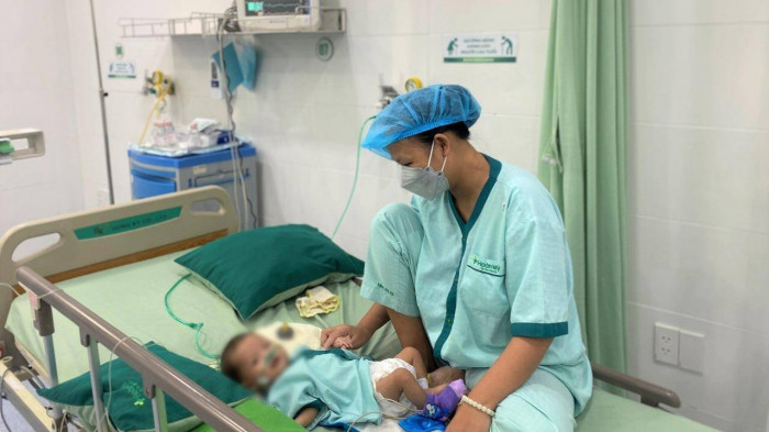 Mổ dị tật tim bẩm sinh cứu bé trai 6 tháng tuổi nặng 4,1kg-2