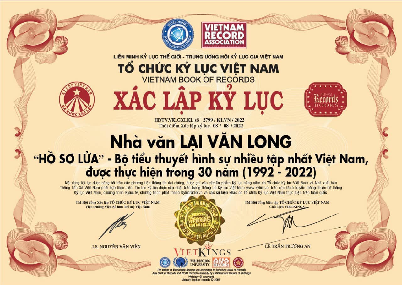 Bộ tiểu thuyết "Hồ sơ lửa" được xác lập Kỷ lục Việt Nam-2