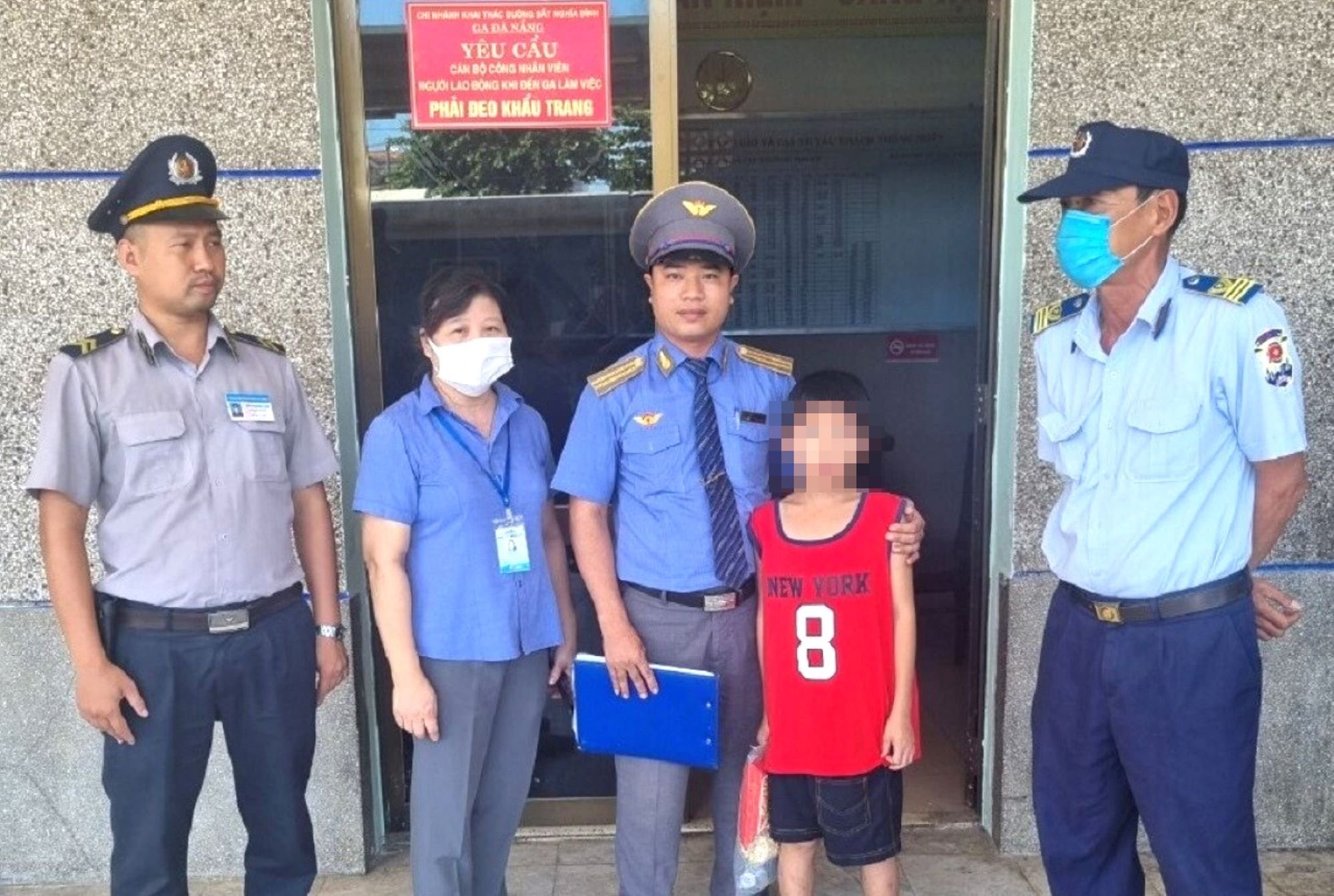 Phát hiện bé trai nghi bị bắt cóc trên tàu đi từ Hà Nội vào TP.HCM-1
