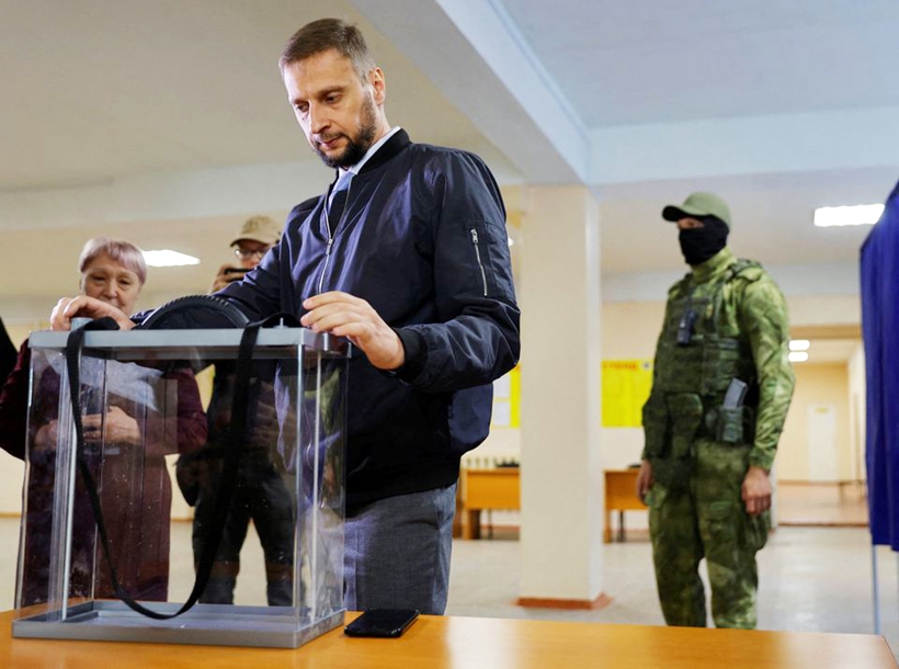 Bốn tỉnh miền Đông Ukraine bắt đầu bỏ phiếu gia nhập Nga-3