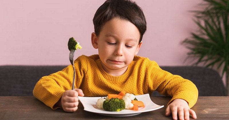 Táo bón khiến trẻ biếng ăn, chậm tăng cân khiến phụ huynh lo lắng-1