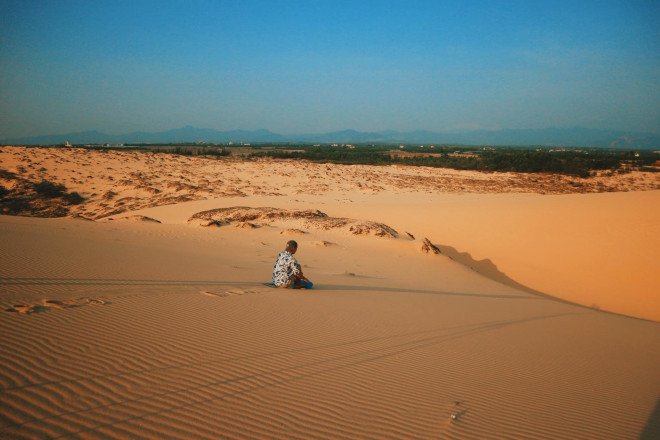 Đến cồn cát Quang Phú trải nghiệm trò chơi trượt cát, lái xe địa hình-8