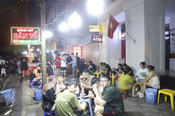 Bánh mì dân tổ ở Hà Nội từng được khách xếp hàng dài chờ mua bây giờ thế nào?-3