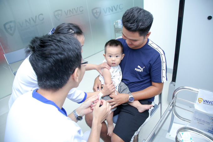 Những vaccine trẻ không được bỏ lỡ trong một năm đầu đời-1